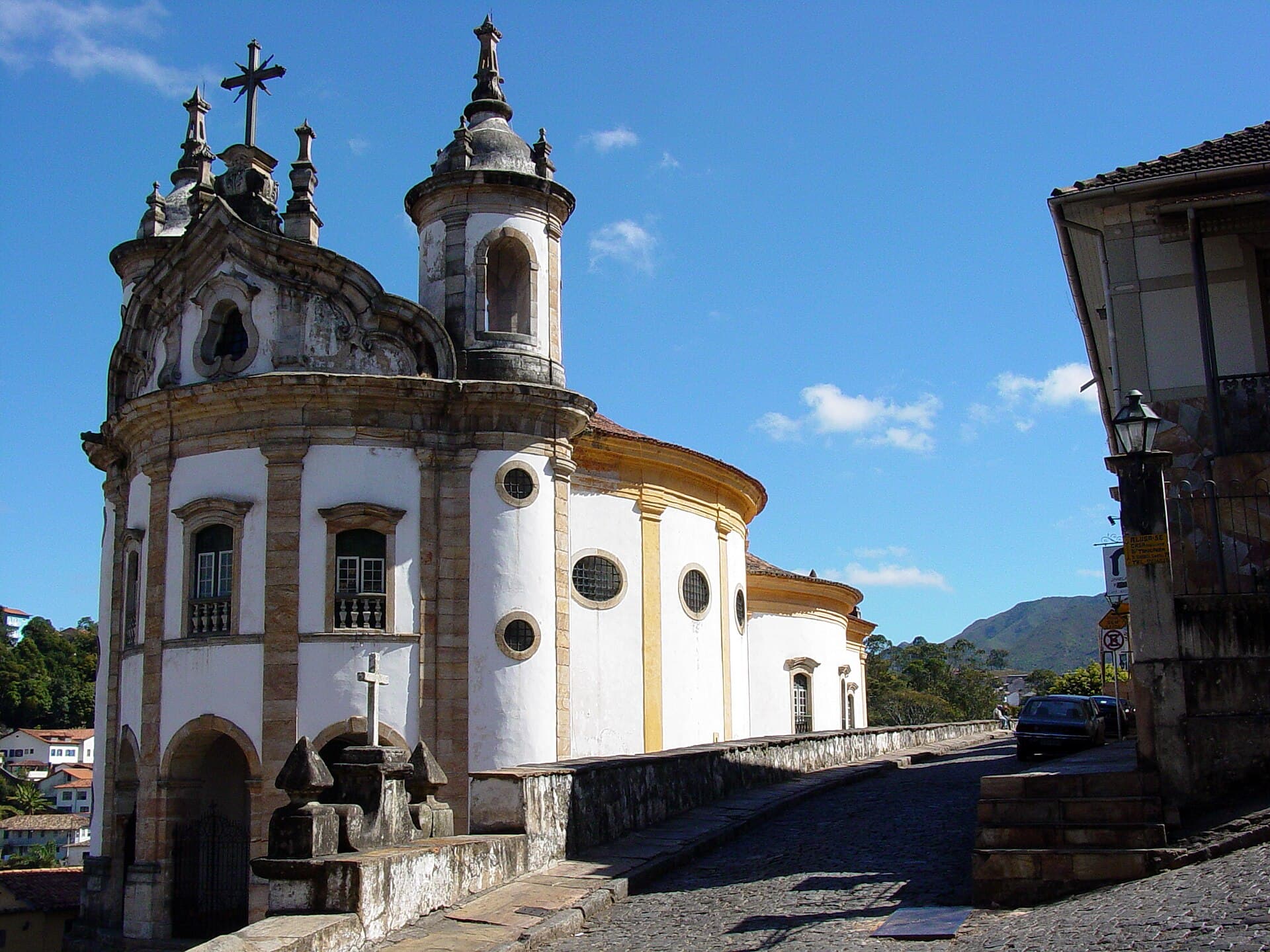 Igreja colonial mineira